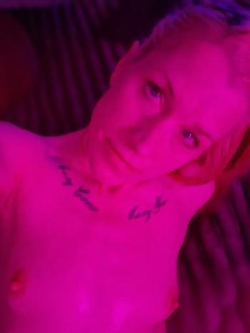 403-615-7538, 42 not set female escort, Calgary